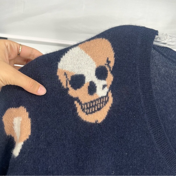Skull Cashmere 100% Cashmere Navy Leopard Lightweight Knit V Neck Sweater Small - Picture 5 of 8